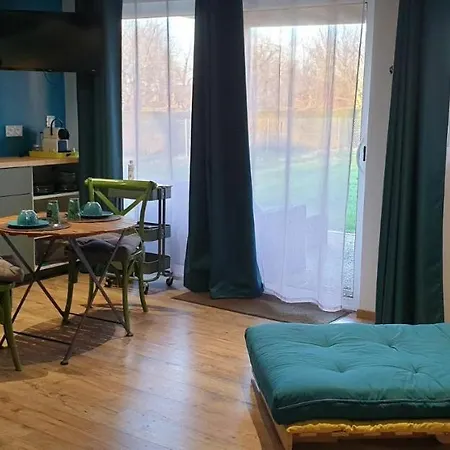 Aux Murmures De La Nature Bed and Breakfast