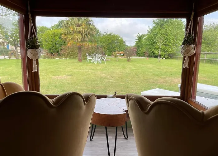 Aux Murmures De La Nature أونفلور