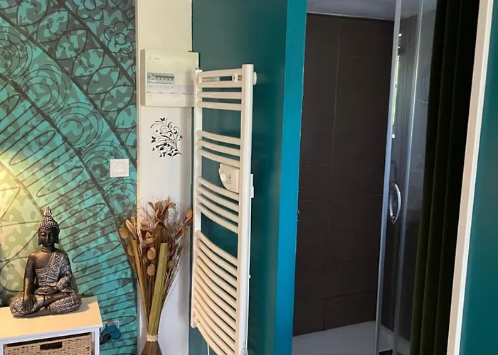 Aux Murmures De La Nature أونفلور